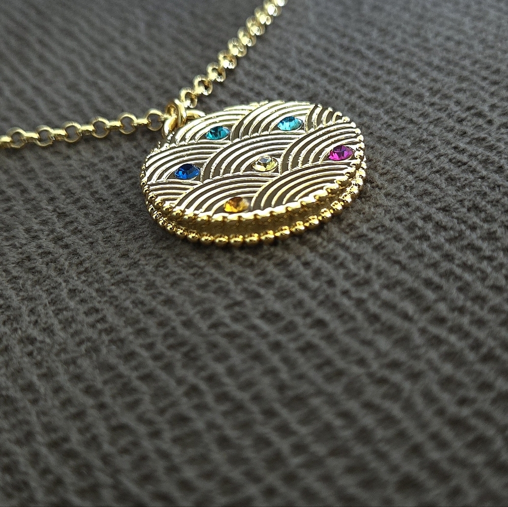 Kurt Geiger "Southbank Disc"📀 Pendant Necklace with Mutli Colored🌈 Crystals💎 - Picture 11 of 16